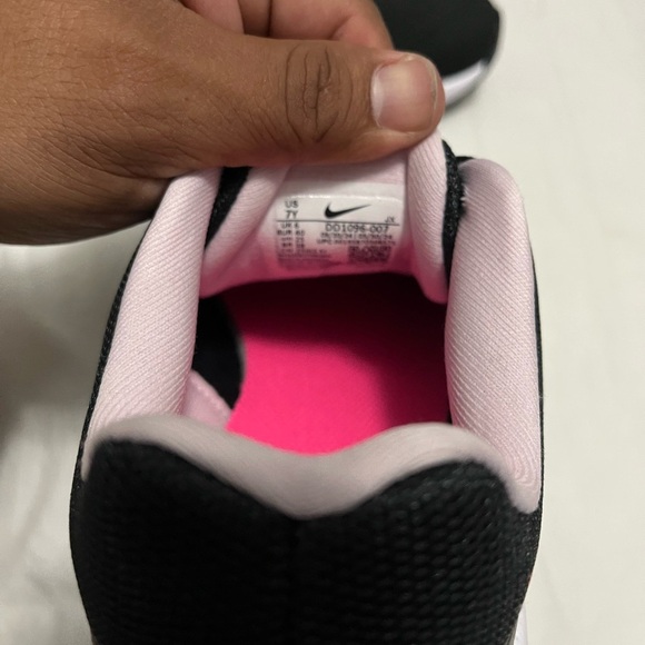 Nike Women's Athletic Shoes in Black and Pink - Picture 3 of 3
